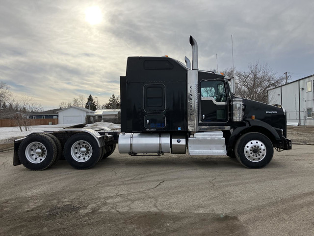 2013 Kenworth T/A Sleeper Truck Tractor T800 in Heavy Trucks in Regina - Image 4