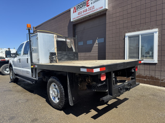 2013 Ford Super Duty F-350 SRW XLT FLAT DECK 4X4 in Cars & Trucks in Calgary - Image 3