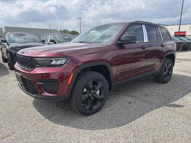 2025 Jeep Grand Cherokee Altitude in Cars & Trucks in Mississauga / Peel Region