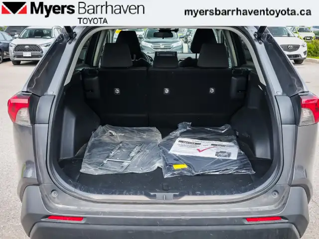 2022 Toyota RAV4 XLE - Sunroof - Power Liftgate - $252 B/W in Cars & Trucks in Ottawa - Image 11