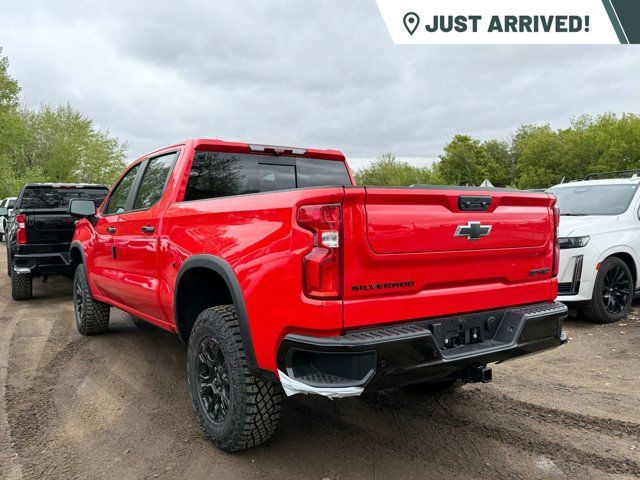 2025 Chevrolet Silverado 1500 ZR2 4WD Crew Cab | Dark in Cars & Trucks in Strathcona County - Image 3