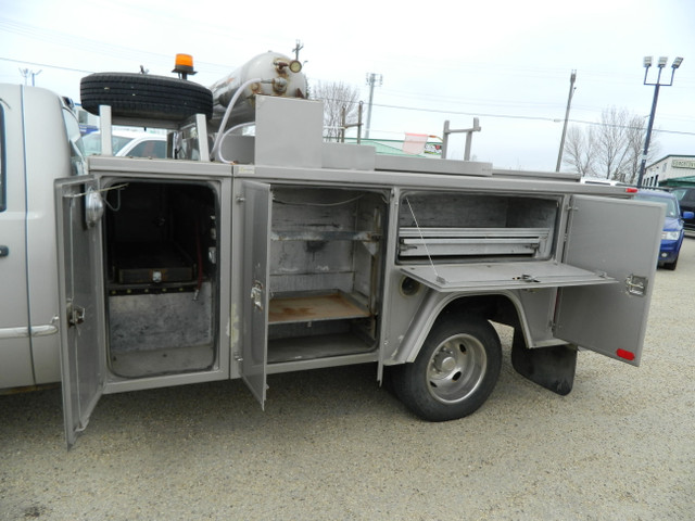2008 GMC Sierra 3500 SERVICE TRUCK /ONLY 110 000 KMS  in Cars & Trucks in Edmonton - Image 2