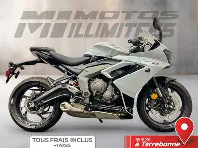 Véhicule na pas rouler a l'état neufTRIUMPH DAYTONA 660 2025 Blanc 0 km au compteur. Motos Illimitée...
