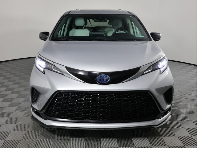 2022 Toyota Sienna XSE | HAIL SPECIAL | in Cars & Trucks in Calgary - Image 2