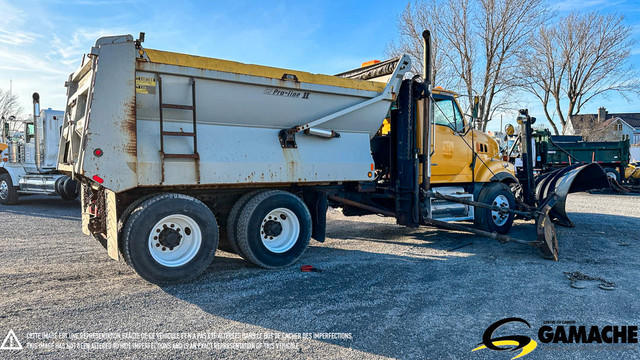 2009 STERLING LT9500 DENEIGEUSE CAMION A NEIGE in Heavy Trucks in Longueuil / South Shore - Image 4
