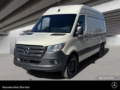 Mercedes-Benz Rive-Sud, la destination Mercedes-Benz par excellence. Bienvenue en première classe. D...