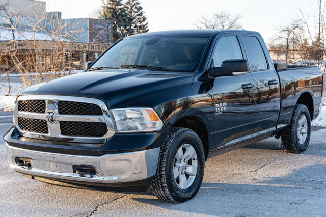 2022 Ram 1500 Classic SLT 4x4 Crew Cab 5.6 ft. box 140 in. WB Au in Cars & Trucks in City of Toronto - Image 4