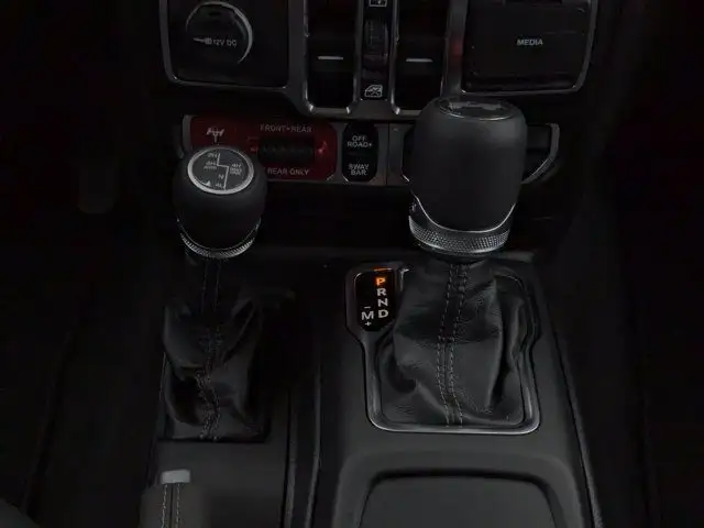 2025 Jeep Wrangler Rubicon X - Off Road Camera - Trailer Tow dans Autos et camions dans Calgary - Image 25