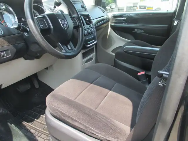 2012 Dodge Grand Caravan SE 7 places 93 738 km financement maiso in Cars & Trucks in Laval / North Shore - Image 6