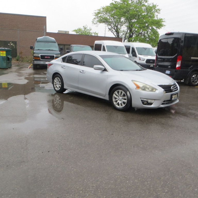 2015 Nissan Altima 4dr Sedan I4 CVT 2.5 in Cars & Trucks in Mississauga / Peel Region - Image 4
