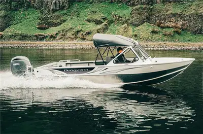 AVAILABLE TO ORDER Max HP: 200 hp ( 150 kw) Length Overall: 22 ft. 10 in. ( 6.96 m) Beam: 93-1/2 in....