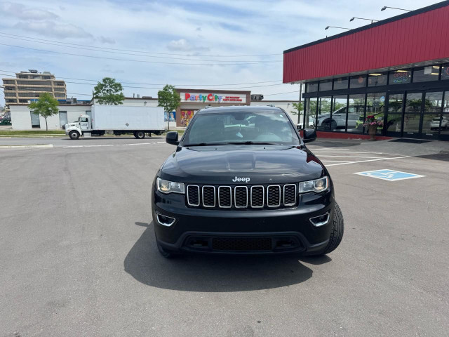2018 Jeep Grand Cherokee LAERDO 4WD AUTO B/SPOT A/CARPLAY BACKUP in Cars & Trucks in City of Toronto - Image 2
