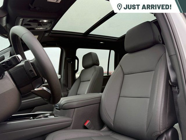 2025 Chevrolet Suburban Z71 4WD | Heated Seats & Steering in Cars & Trucks in Strathcona County - Image 4