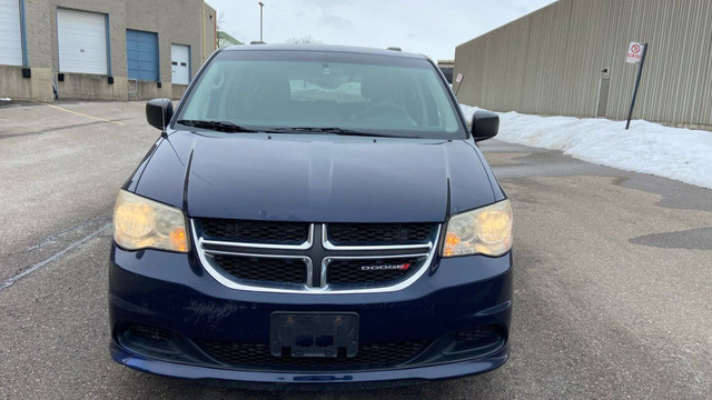 2012 Dodge Grand Caravan SXT Front-wheel Drive Passenger Van Aut in Cars & Trucks in Mississauga / Peel Region - Image 2