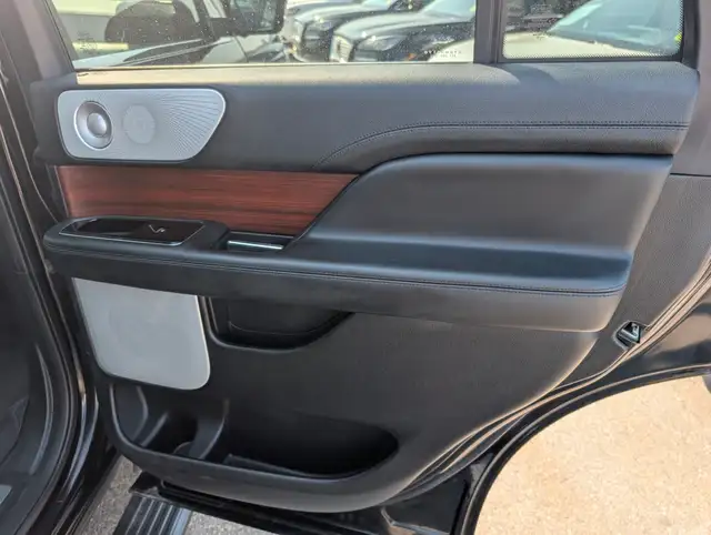 2021 Lincoln Navigator Reserve 3.5L, HIGH OUTPUT, NAVIGATION,... in Cars & Trucks in Calgary - Image 14