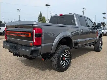 2024 Ford F-350 HARLEY DAVIDSON in Cars & Trucks in Edmonton - Image 4
