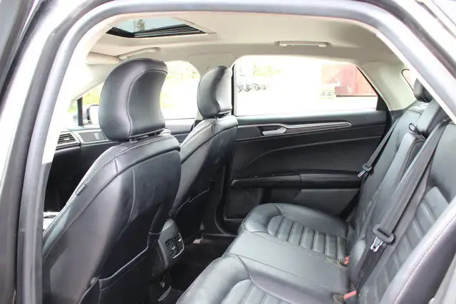 2017 Ford Fusion SE dans Autos et camions dans Calgary - Image 25