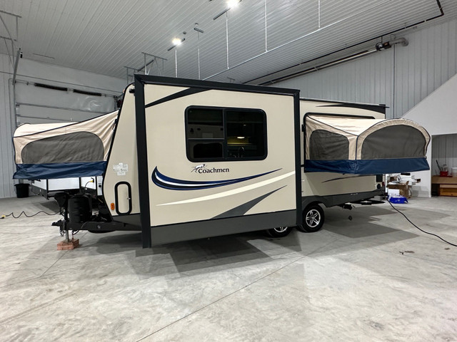 2015 Forest River FREEDOM EXPRESS 23TQX - From $141.68 Bi Weekly in Travel Trailers & Campers in St. Albert - Image 4