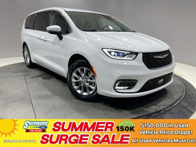 2023 Chrysler Pacifica Touring L - CLEAN CARFAX - ONE OWNER in Cars & Trucks in Strathcona County