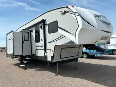 A unit that truly has everything. It has the 5th Wheel layout that gives you that “home” feeling as...