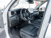 Recent Arrival!Odometer is 30983 kilometers below market average!Serviced Here at Aurora Toyota, Pan... (image 4)