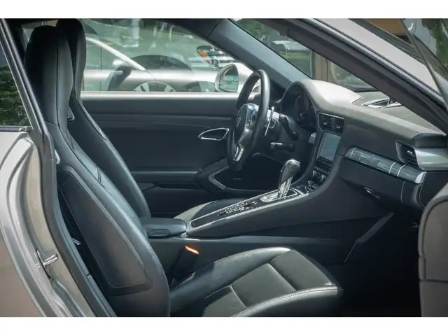 2013 Porsche 911 in Cars & Trucks in Markham / York Region - Image 26