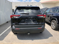PREMIUM Engine: LIGHT/MEDIUM DUTY L/100Km City: 8.8 L/100Km Hwy: 7.1 Safety Equipment Electronic Sta... (image 4)