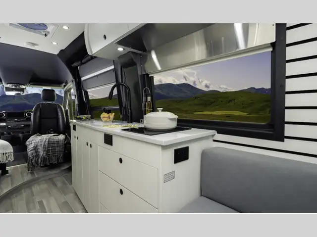 2025 Pleasure-Way Plateau FL in RVs & Motorhomes in Kelowna - Image 34