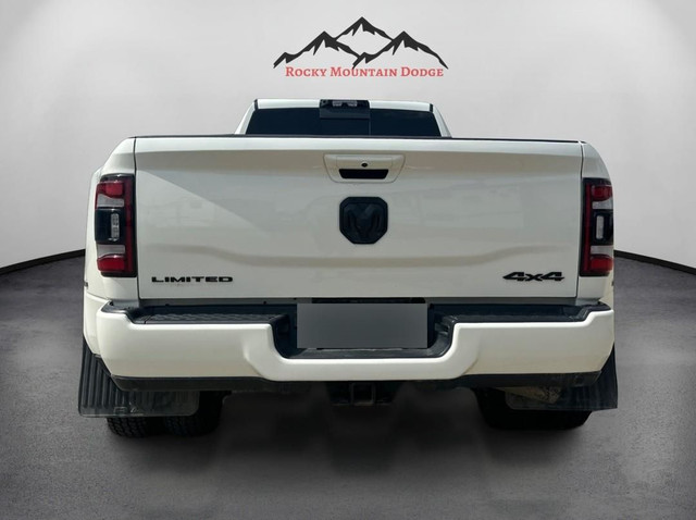ONE OWNER 2024 RAM 3500 CREW CAB LIMITED DIESEL DUALLY in Cars & Trucks in Red Deer - Image 4