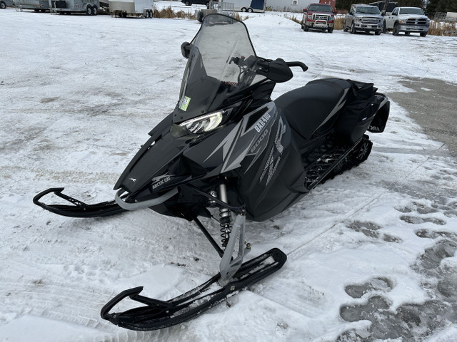 2019 Arctic Cat ZR 8000 Limited ES (137) Black in Snowmobiles in Kapuskasing - Image 3