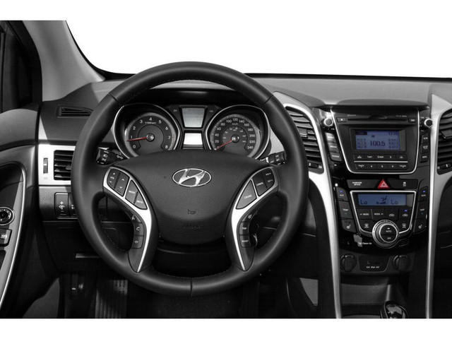 2015 Hyundai Elantra GT GL ROOMY INTERIOR | BLUETOOTH | CD PL... in Cars & Trucks in London - Image 4