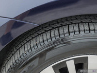 * Driving mode selection (Normal, Eco, Eco+) * e-Sound (pedestrian warning sound up to 30 km/h) * Pe... (image 9)
