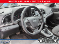 La Elantra LE 2018 2.0/L est une voiture fiable et sobre, offrant un intérieur spacieux et des équip... (image 6)