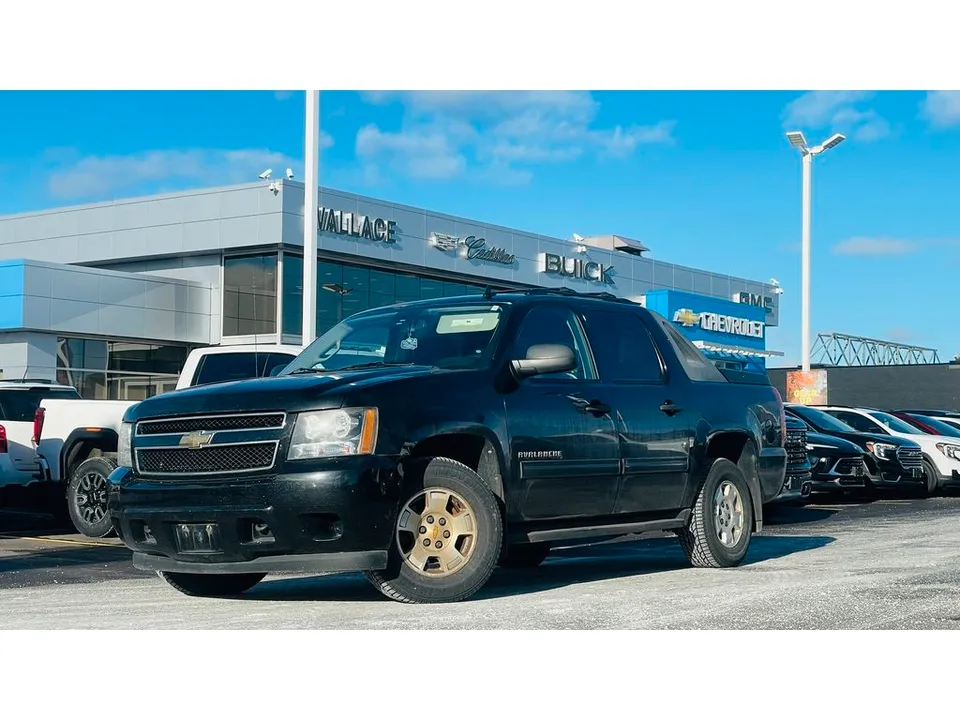 2011 Chevrolet Avalanche 2WD Crew Cab LS