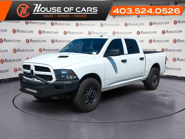 2019 Ram 1500 Classic Express 4x4 Crew Cab 5'7 Box in Cars & Trucks in Lethbridge
