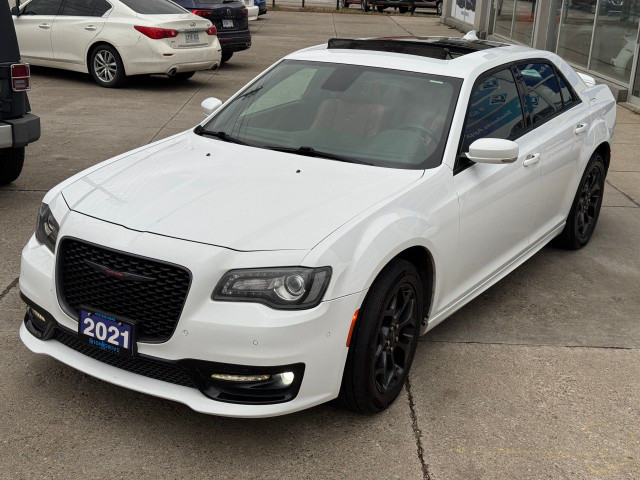 2021 Chrysler 300 in Cars & Trucks in Mississauga / Peel Region - Image 3