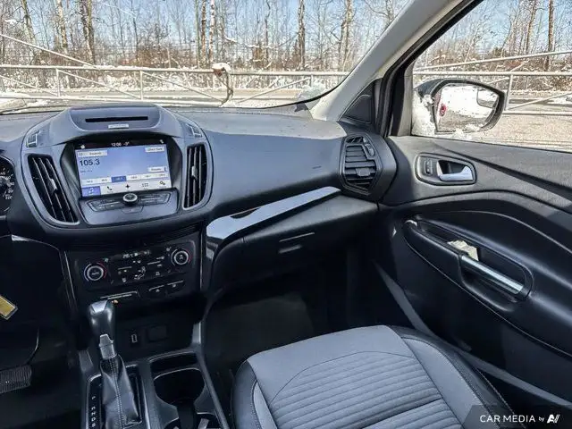 2017 Ford Escape SE in Cars & Trucks in Ottawa - Image 14