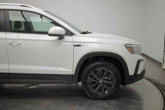 2024 Volkswagen Taos Comfortline in Cars & Trucks in Calgary - Image 2
