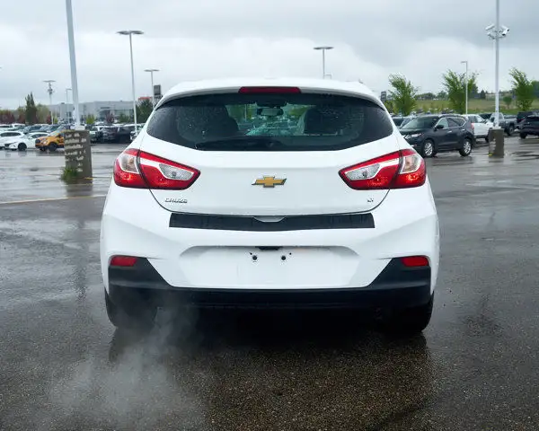 2018 Chevrolet Cruze LT | Sunroof | Backup Cam | Blindspot in Cars & Trucks in Edmonton - Image 5