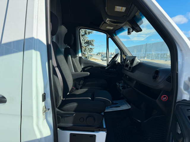 2021 Mercedes-Benz Sprinter Cargo Van MERCEDES Sprinter 2500 - E in Cars & Trucks in Oakville / Halton Region - Image 4