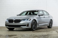 Francais: * Ensemble Premium Essentiel * Sièges confort et ventilés * Sièges avant ventilés * Accès... (image 2)