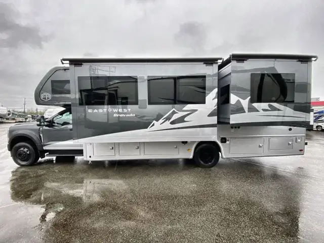 2025 EAST TO WEST Bravado 33DS in RVs & Motorhomes in Abbotsford - Image 7