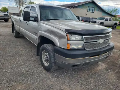 2005 Chevrolet Silverado K2500HD, 6.6L LLY Duramax diesel, Automatic Transmission, 4WD. 279884kms. C...