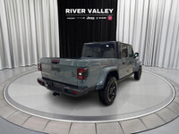 QUICK ORDER PACKAGE 24W WILLYS, BLACK 3-PIECE FREEDOM HARDTOP, CONVENIENCE GROUP, TECHNOLOGY GROUP,... (image 6)