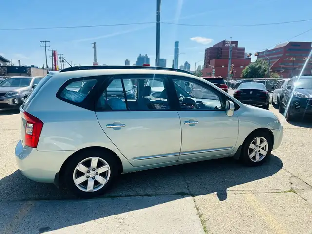2008 KIA Rondo LX in Cars & Trucks in Edmonton - Image 5