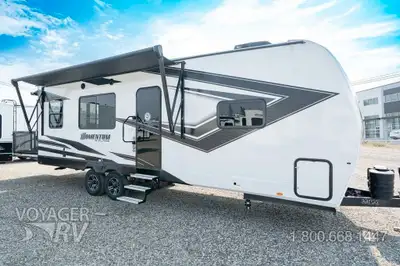 Located in Winfield, BC Call or Text 250-766-4607 Voyager RV Centre 1-800-668-1447 Luxury Interior P...