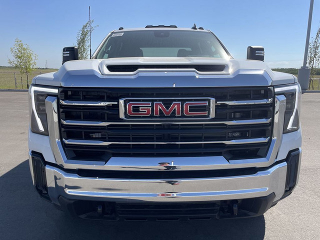 2025 GMC Sierra 3500HD SLE in Cars & Trucks in Calgary - Image 2