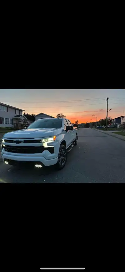 Fully loaded , 5 years or 100,000 km warranty remaning, no damage no scratch. Brand new condition. W...
