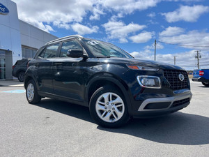 2022 Hyundai VENUE Preferred  *HEATED SEATS, HEATED STEERING WHEEL, REMOTE START!*