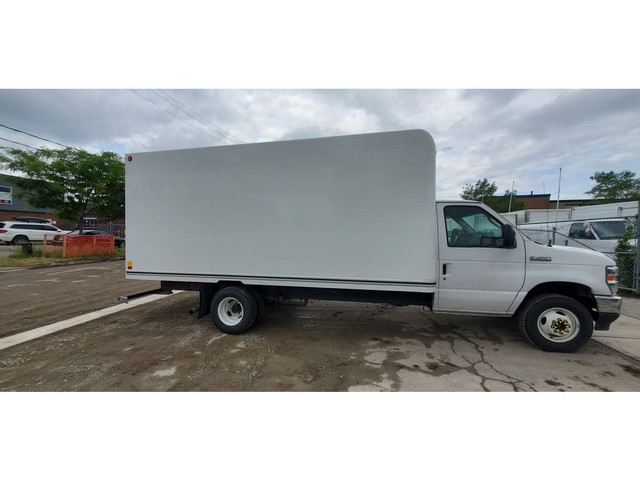2022 Ford E-450 E-450 - 16Ft Box - V8 Gas - Bluetooth & Ramp in Cars & Trucks in City of Toronto - Image 3